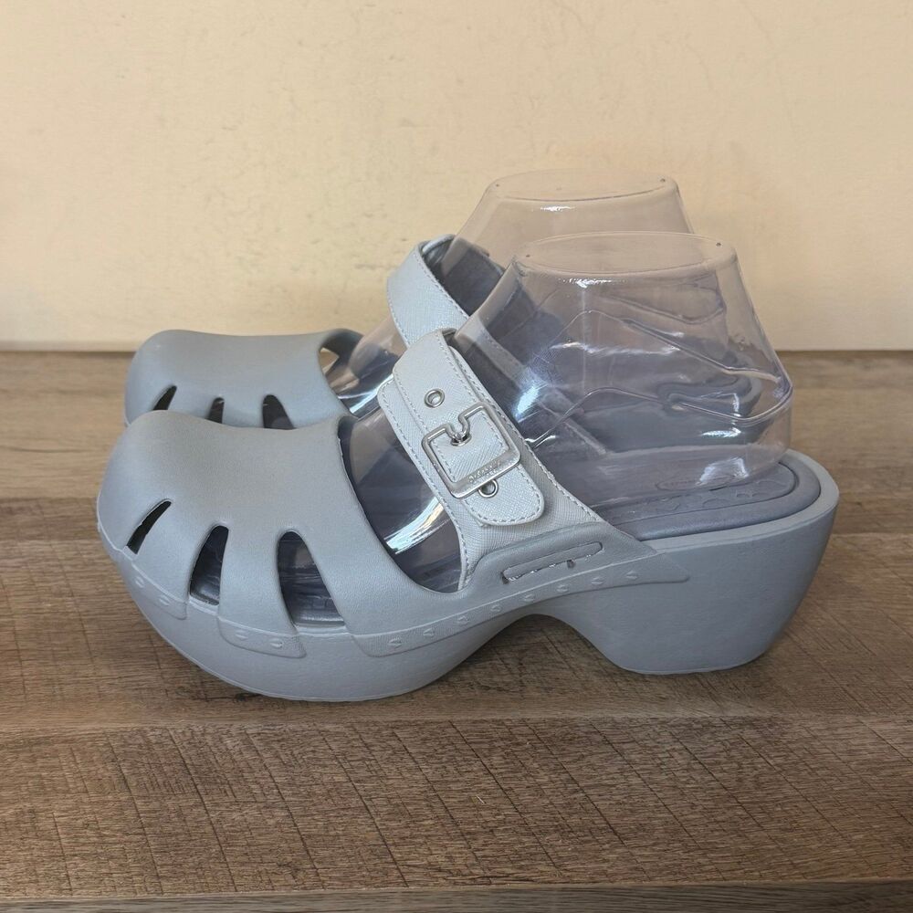 Scholl's Women's Dance On Clog in silver size 9 shoes